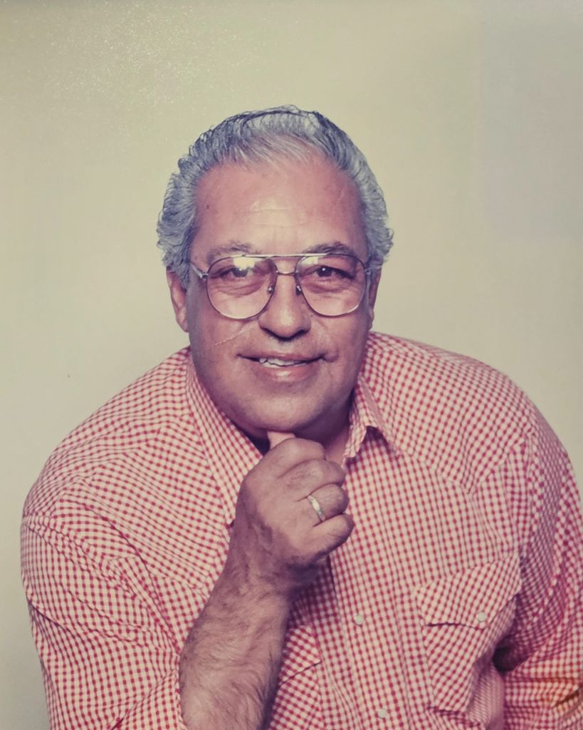 Leo Manzanares Profile Photo
