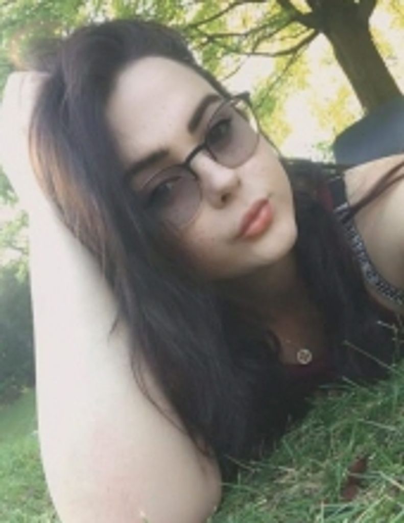 Chloe Lavaughn Fox Profile Photo
