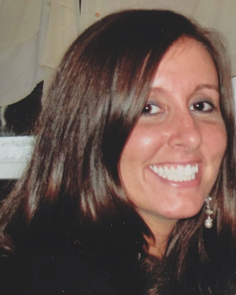 Erin Marie Hunter Profile Photo
