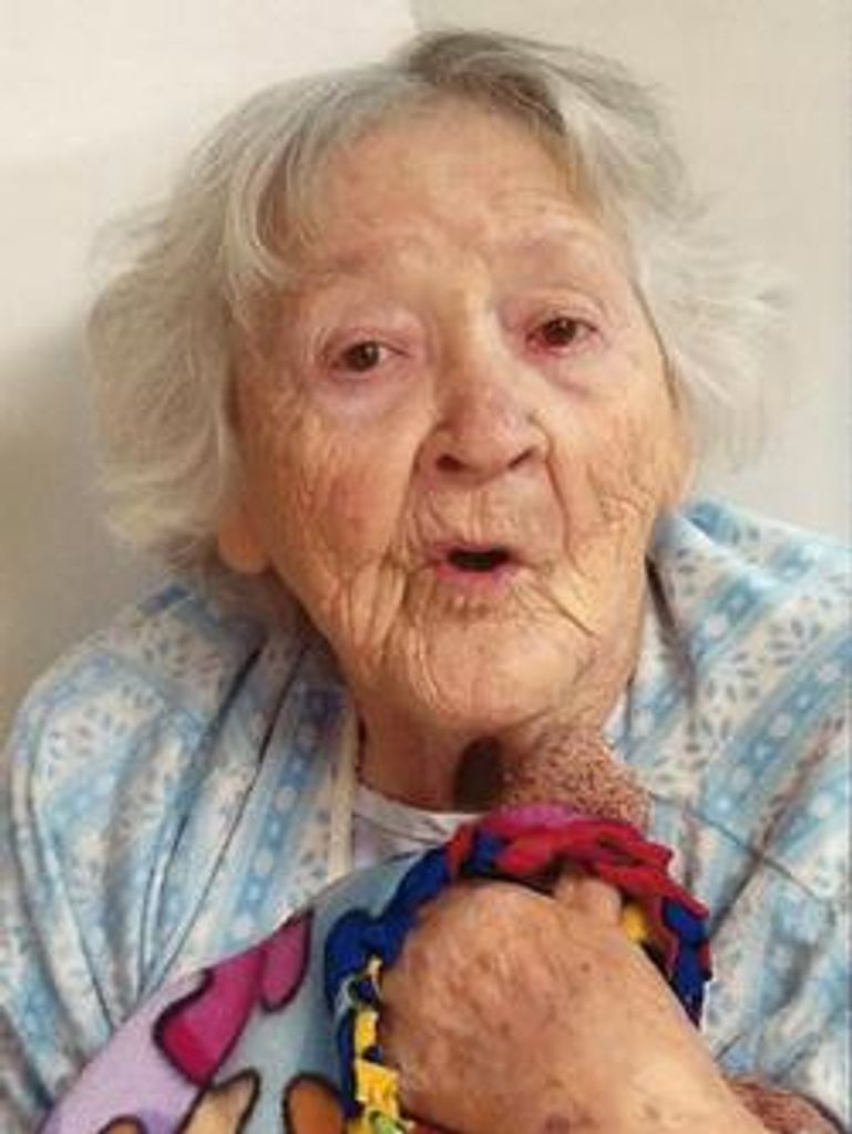 Emma "Granny Bea" Messenger Profile Photo