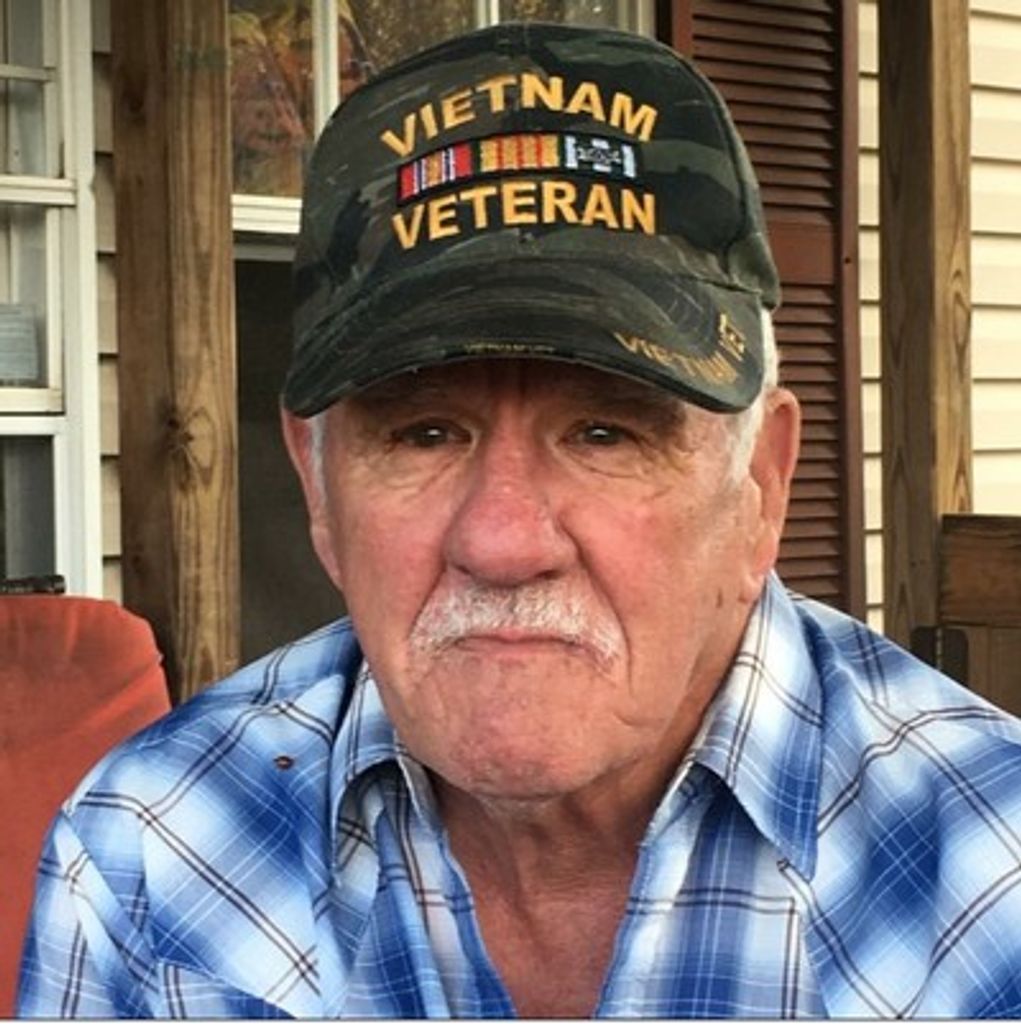 Thomas Wade Lovell Profile Photo