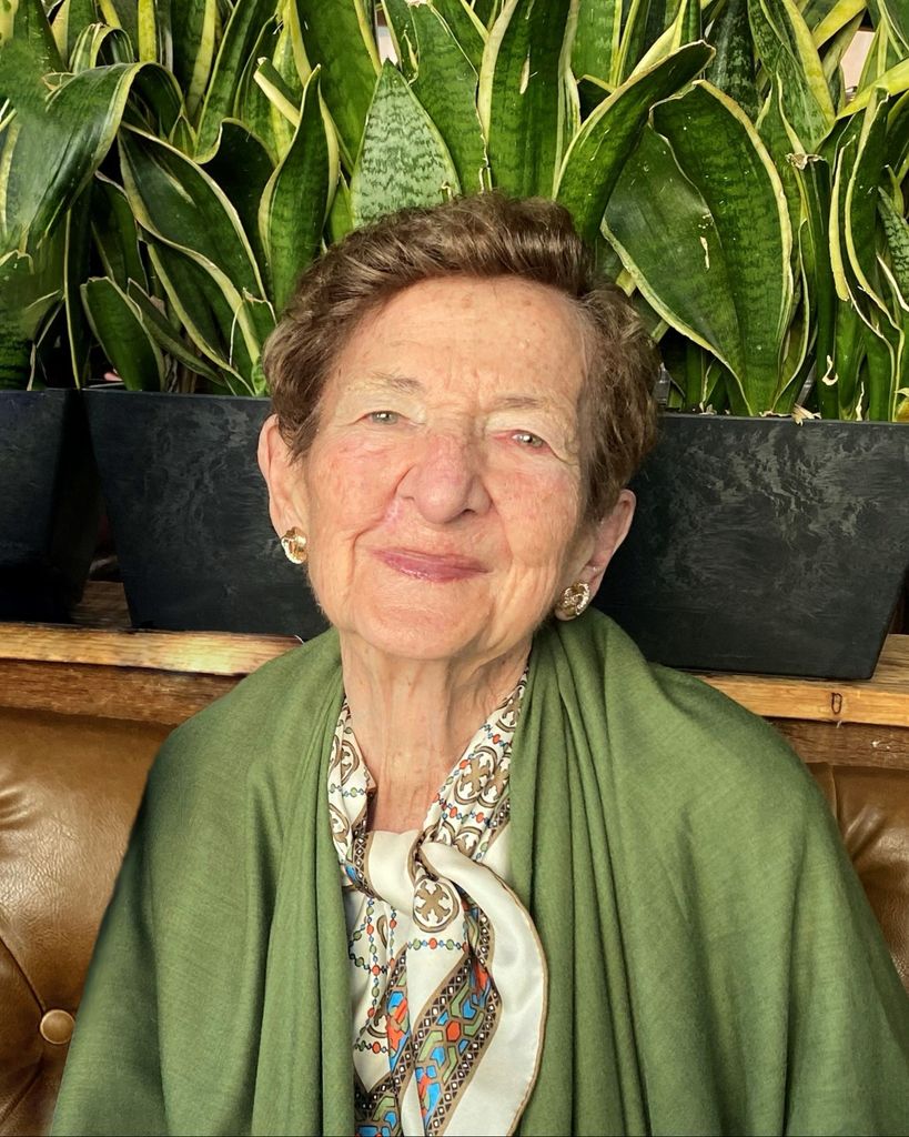 Eva Benda Profile Photo