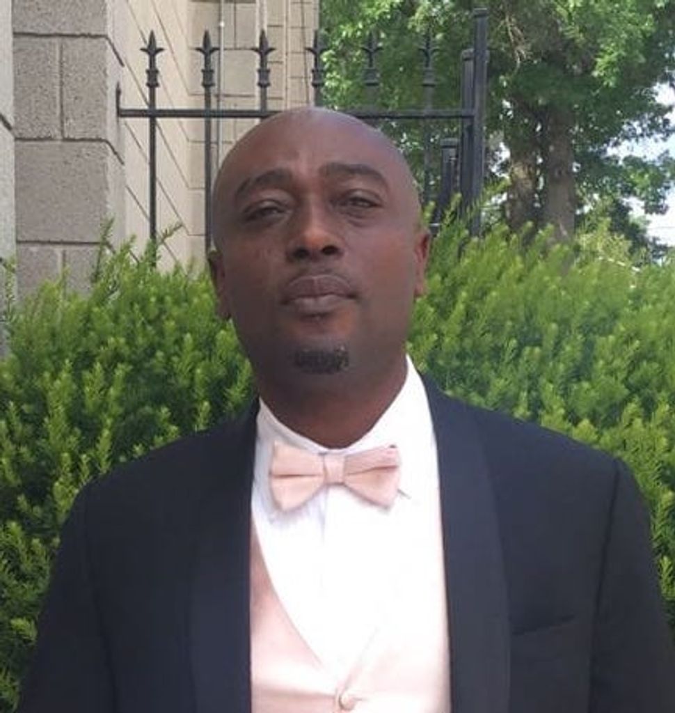Warrick A Lloyd Profile Photo