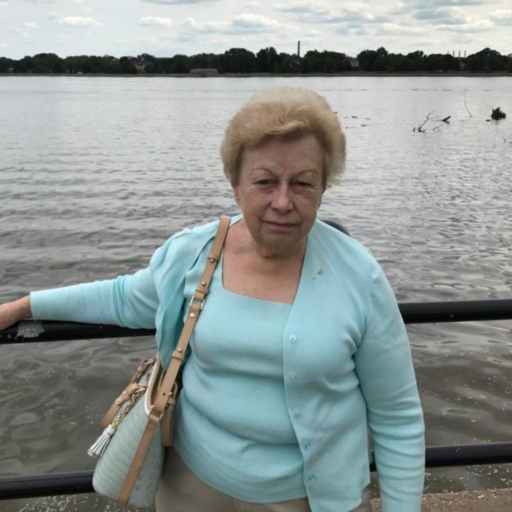 Sandra Lou Niles