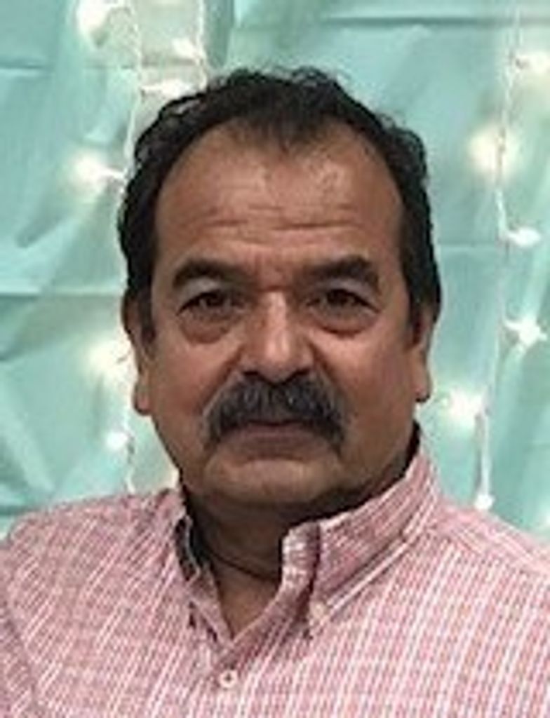 Santos Castillo Luna Profile Photo