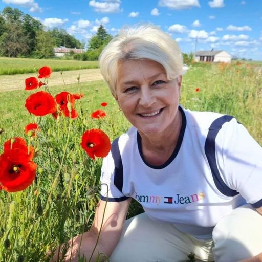 Agnieszka J. Cwiek Profile Photo