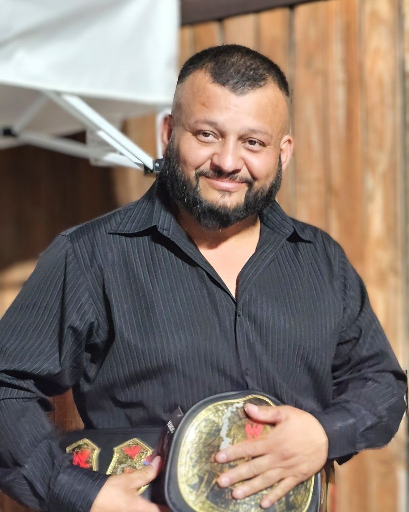 Miguel Gonzalez Jr. Profile Photo