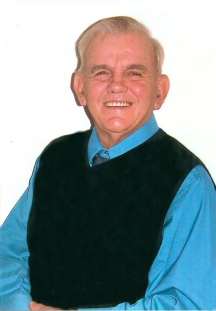 Ray "Ernie" Tackett, Jr. Profile Photo