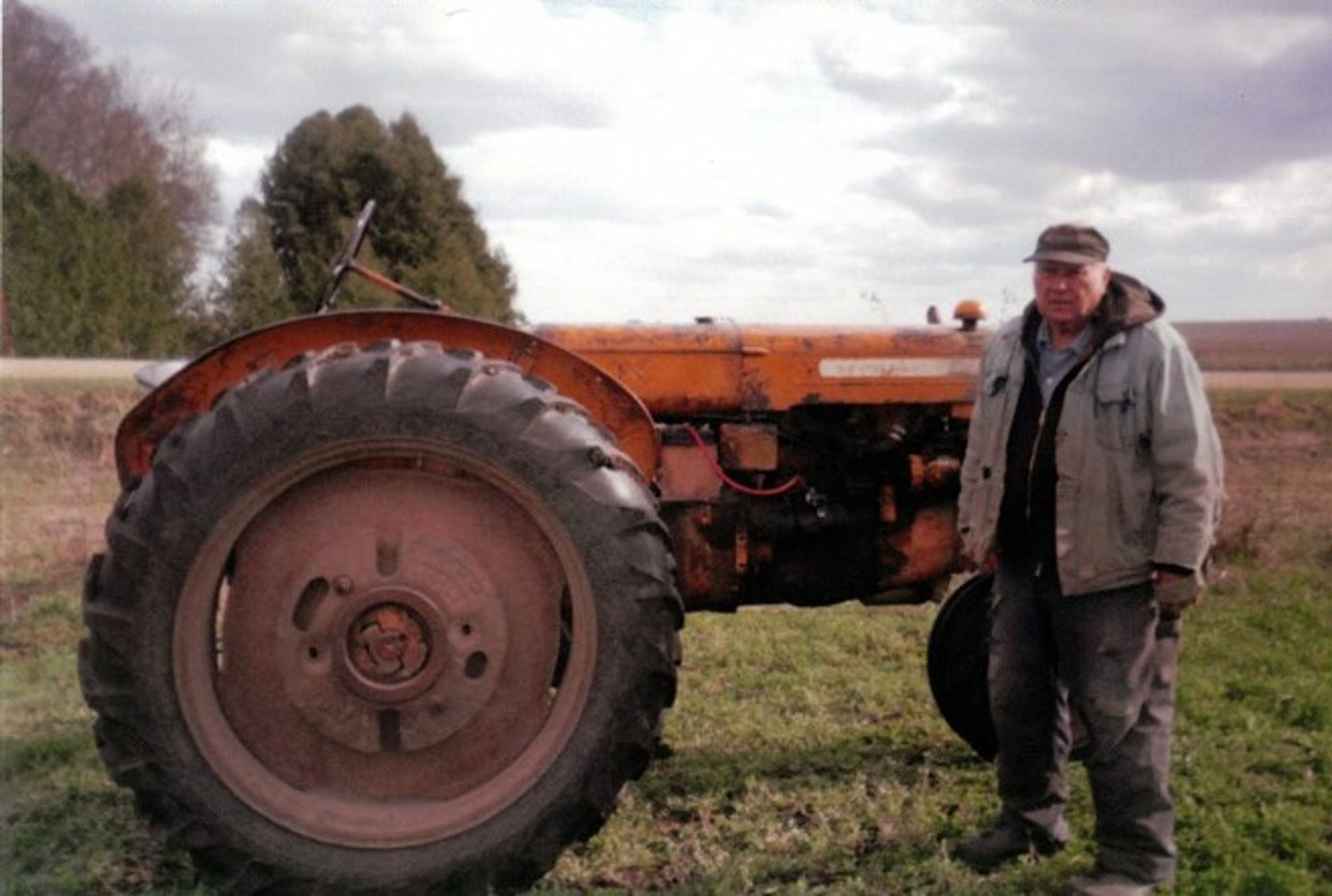 Cover for George Tupy's Obituary