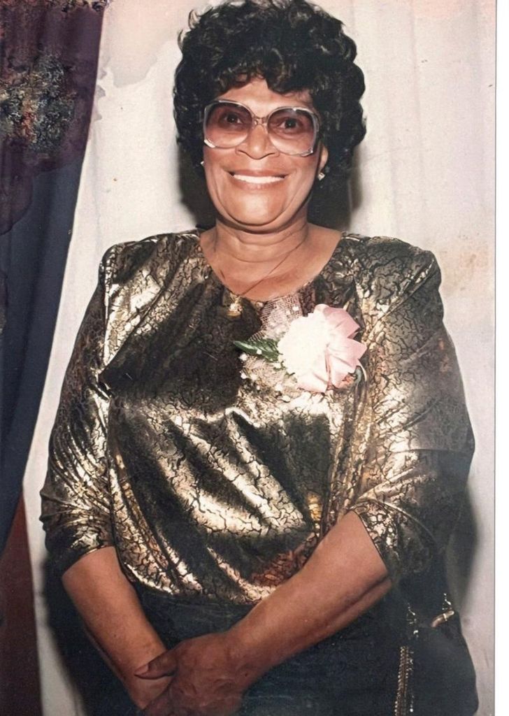 Dr. Viola White Holden Profile Photo