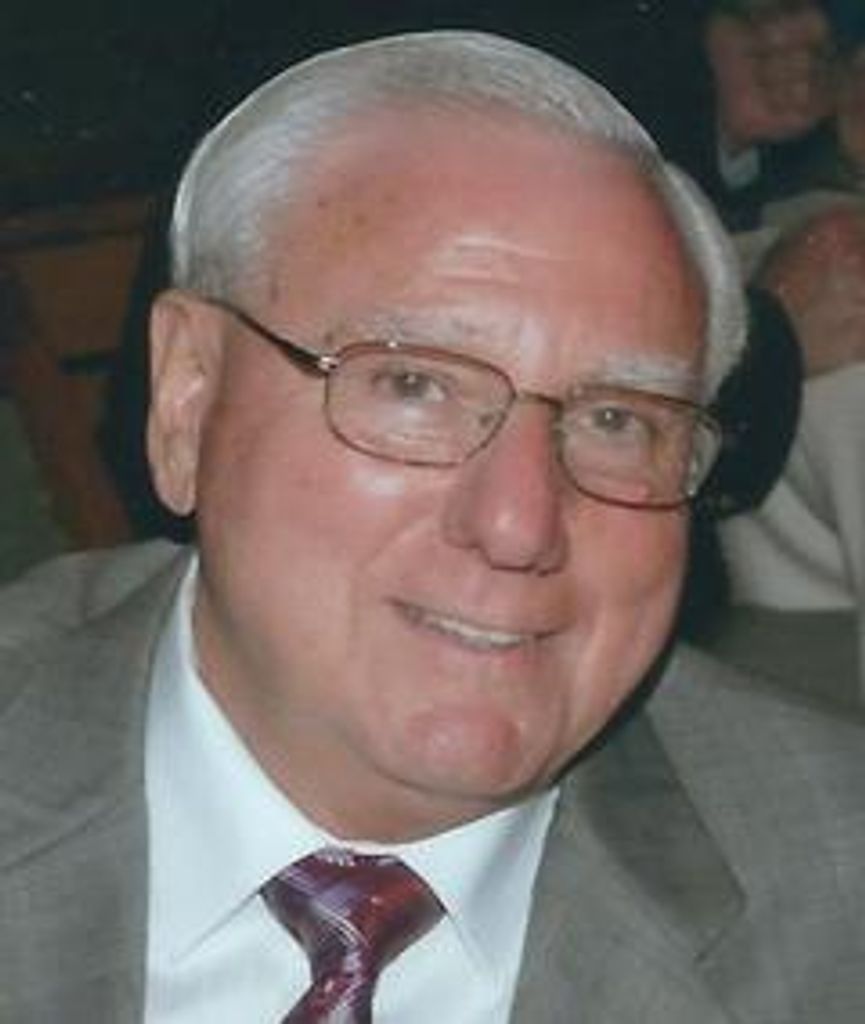 Vittorio "Vic" Deluca