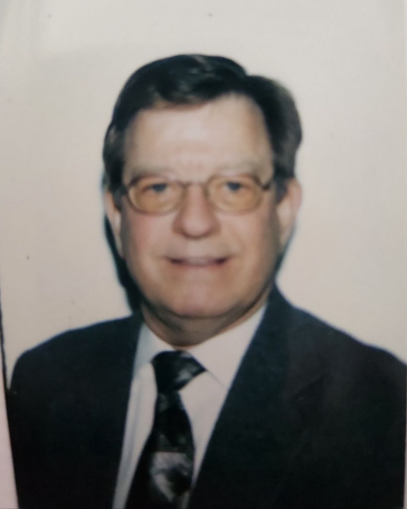 Richard E. Aubuchon Profile Photo