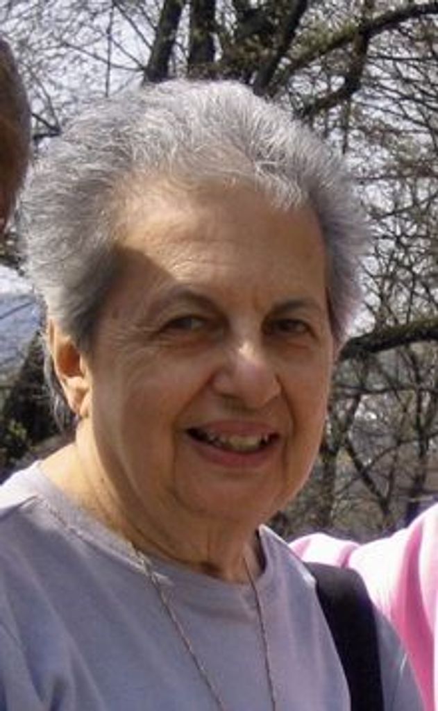 Corinne (Deluca)  Grise
