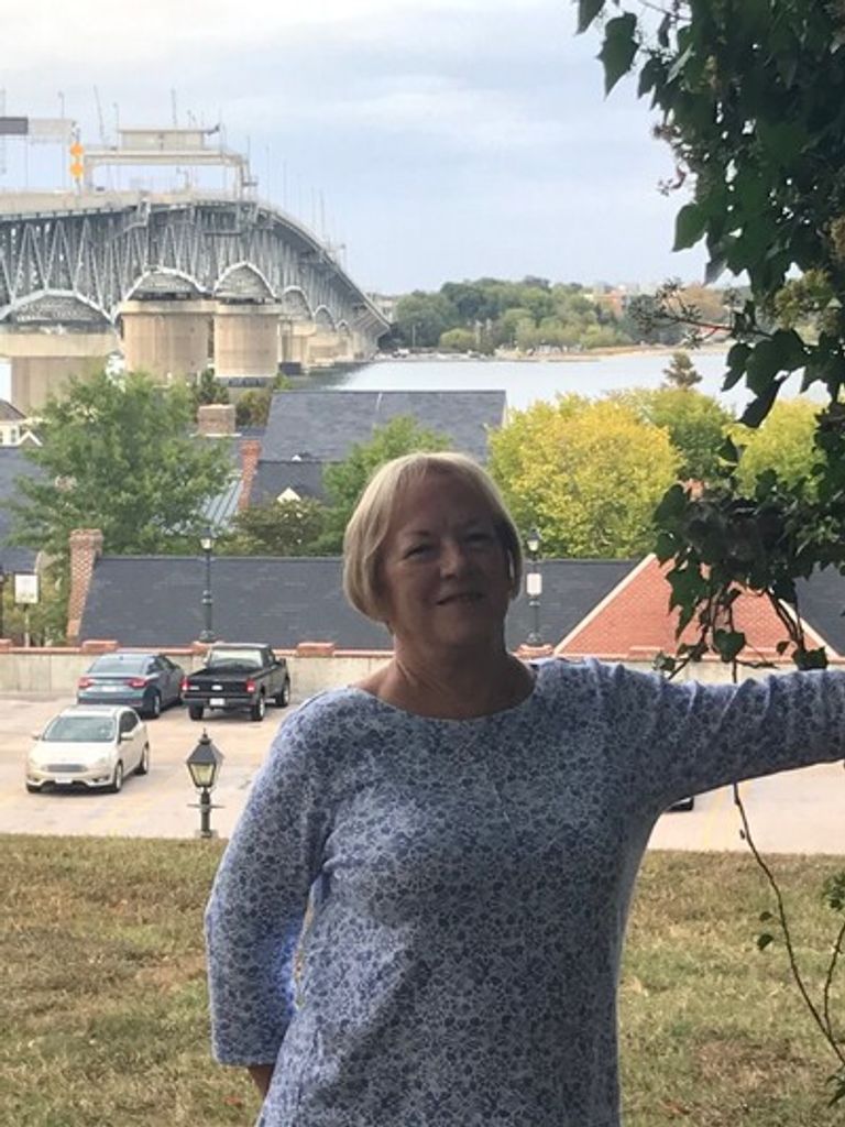 Donna Reynolds Smith Profile Photo