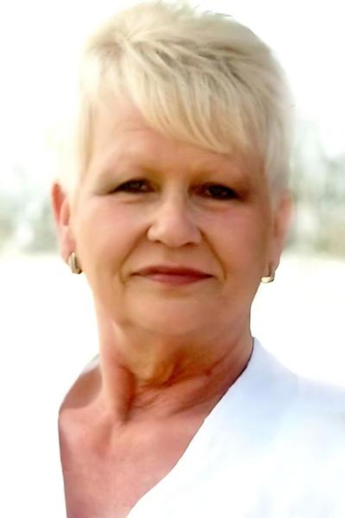 Glenda Gayle Gore Akers