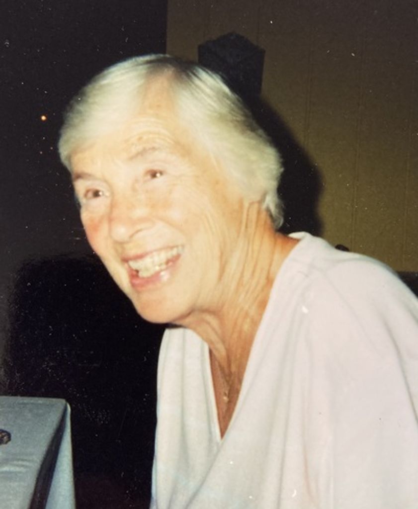 Elizabeth Macaulay Profile Photo