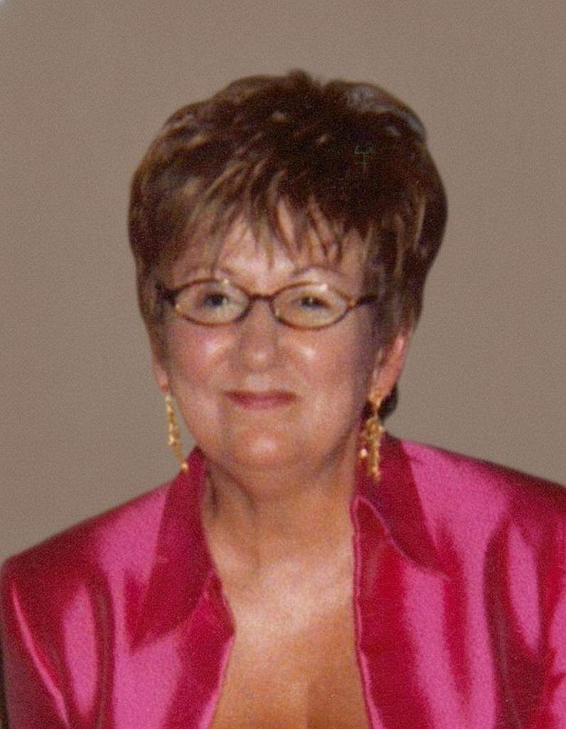 Linda (Camara) Featherstone Profile Photo