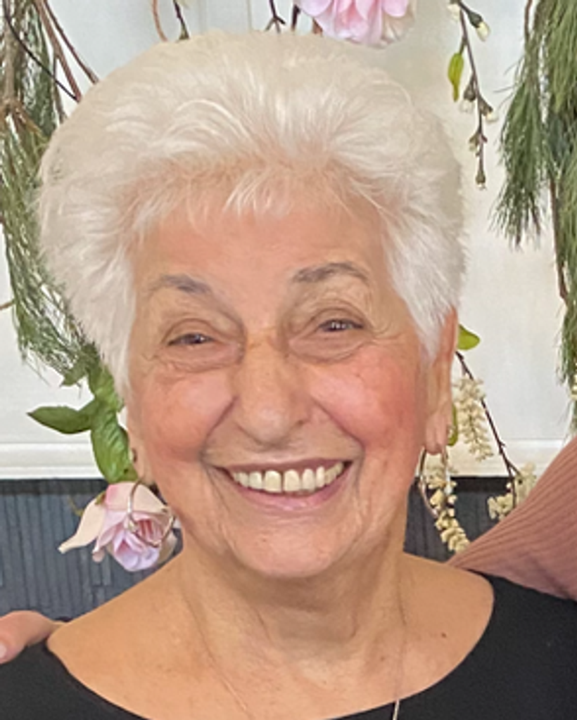 Anna J. Malkoon Profile Photo