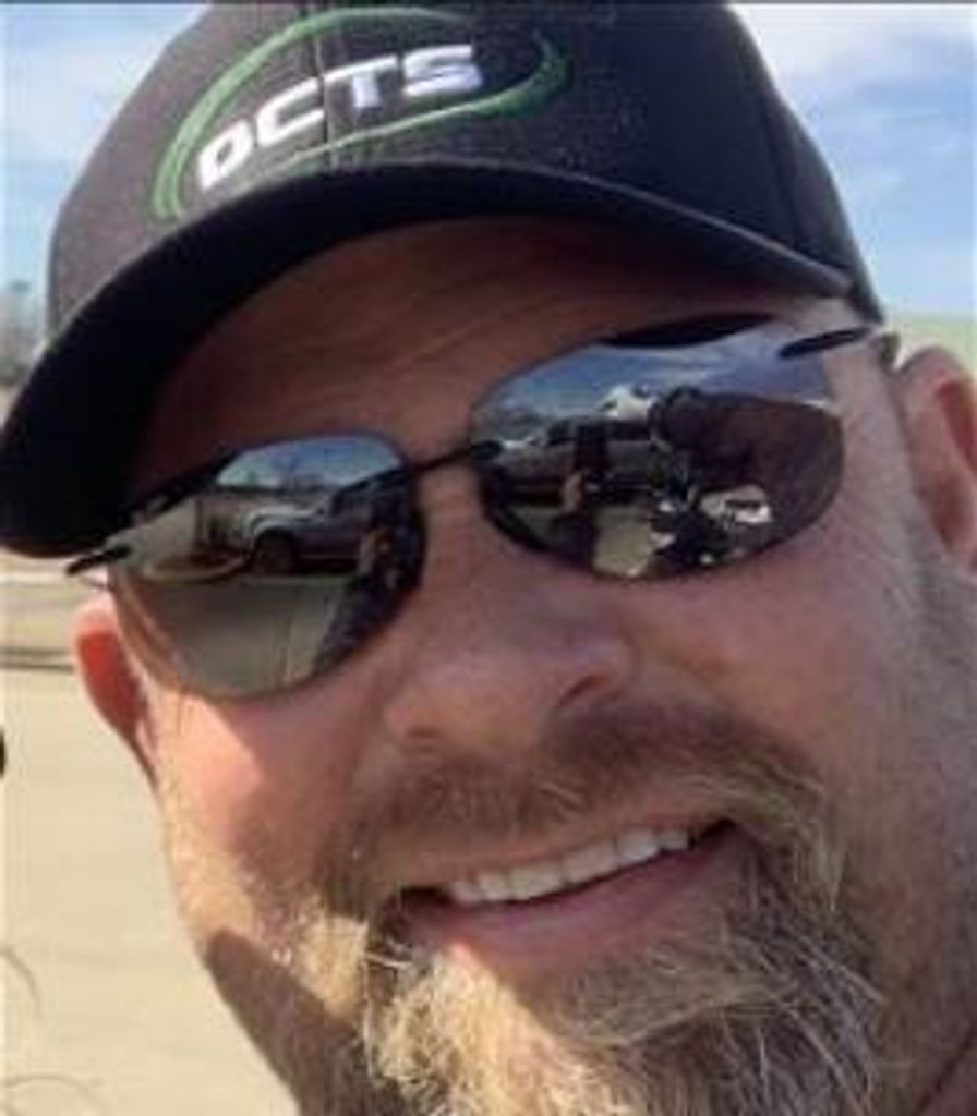 Dustin Taylor Profile Photo