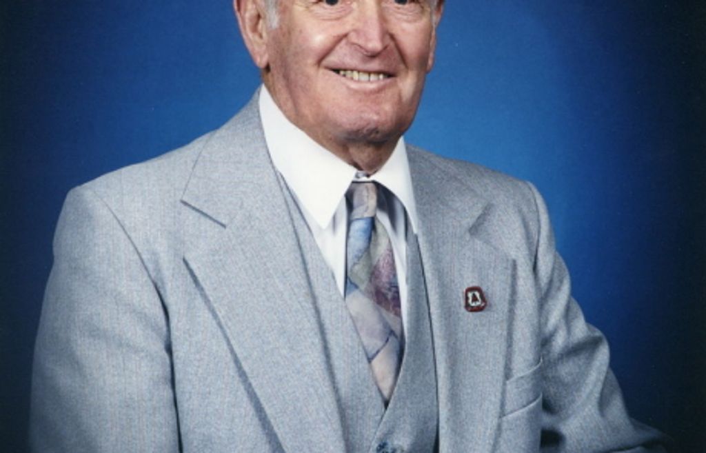 Everette  Loges