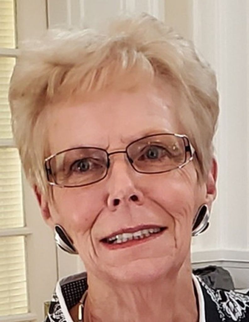 Dyonne Dale "Dee" Roberts