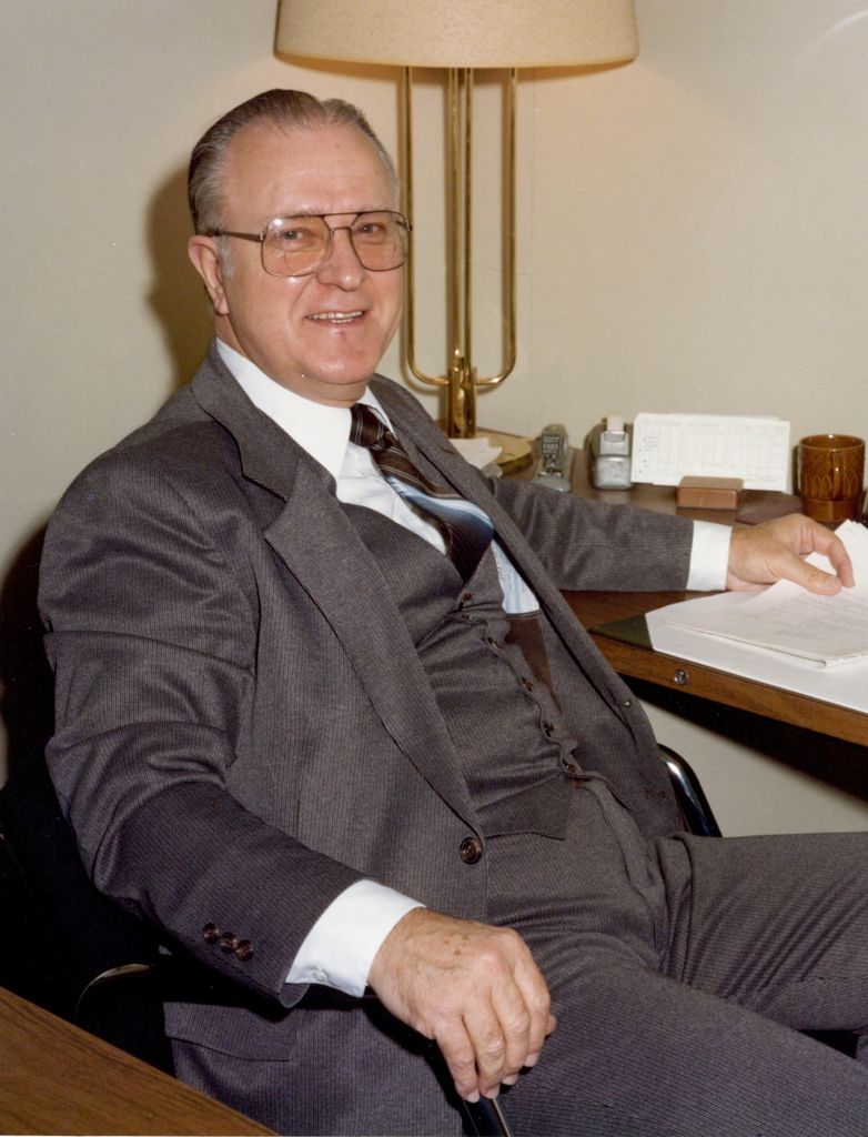 Dale L. Lewis Profile Photo