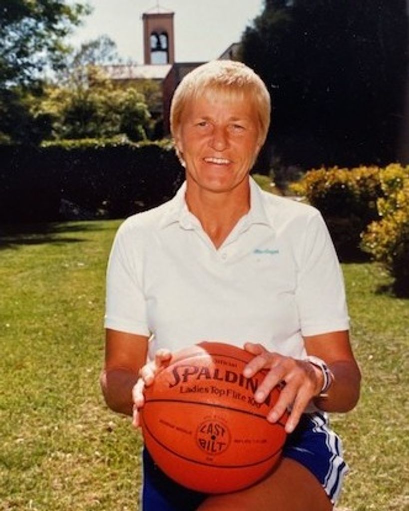 Carole Ceciele Bartasek Profile Photo