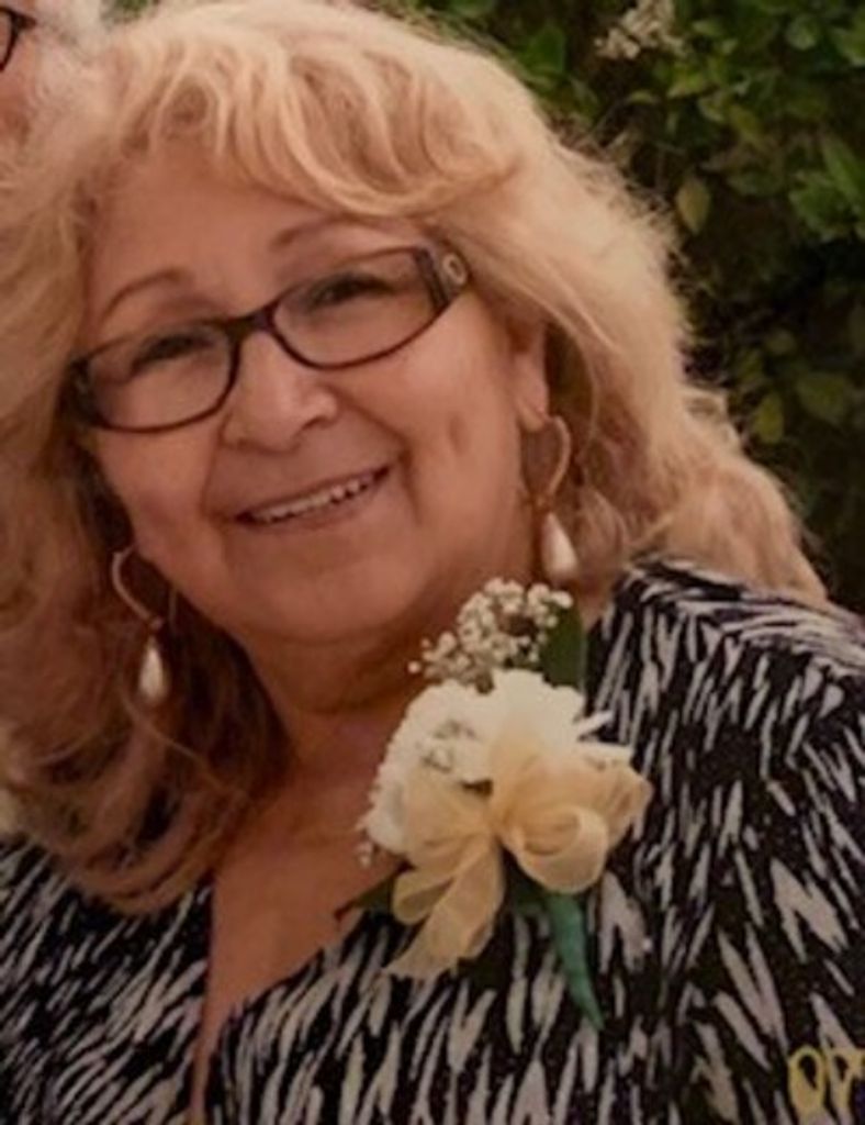 Gloria Bustamante Profile Photo