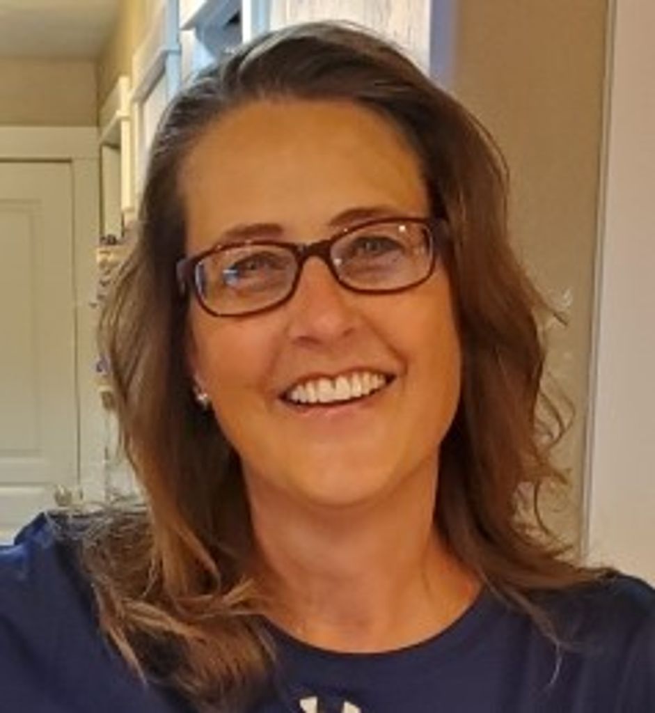 Angela Elizabeth Huschka Profile Photo