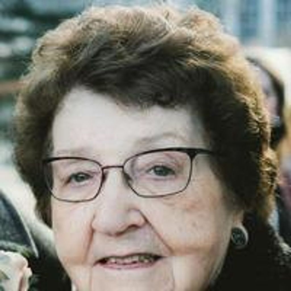 Nancy Holt Olsen