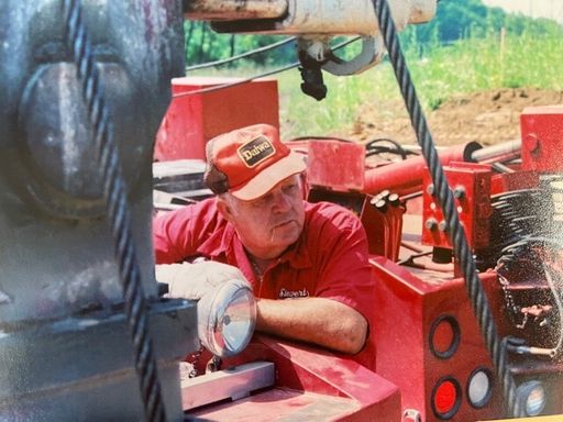 Virgil Elmer Siewert photo gallery thumbnail 34 of 202