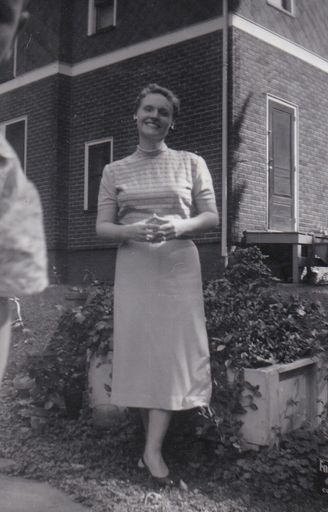 Bonnie Cashen photo gallery thumbnail 4 of 17