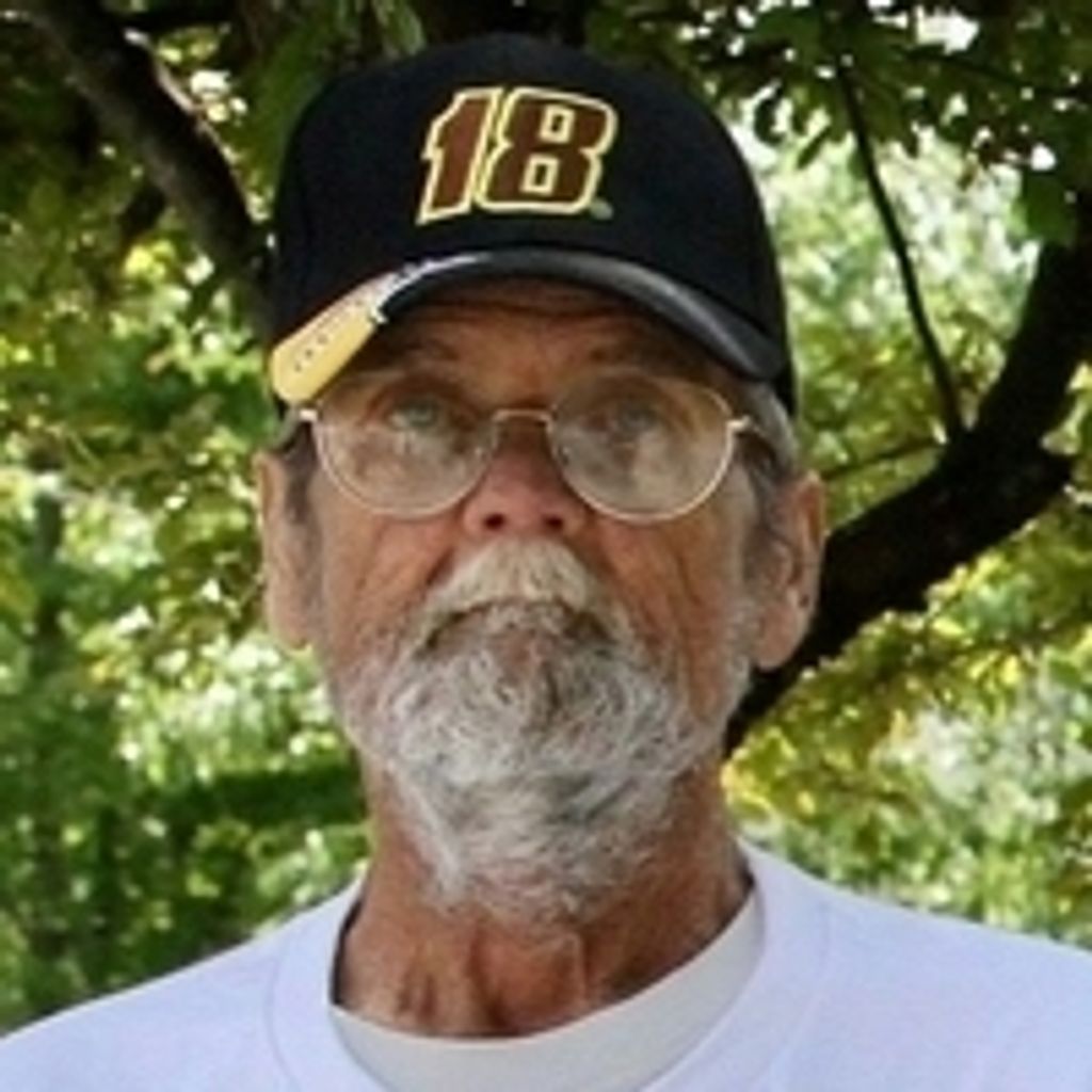Michael J Dickinson Profile Photo