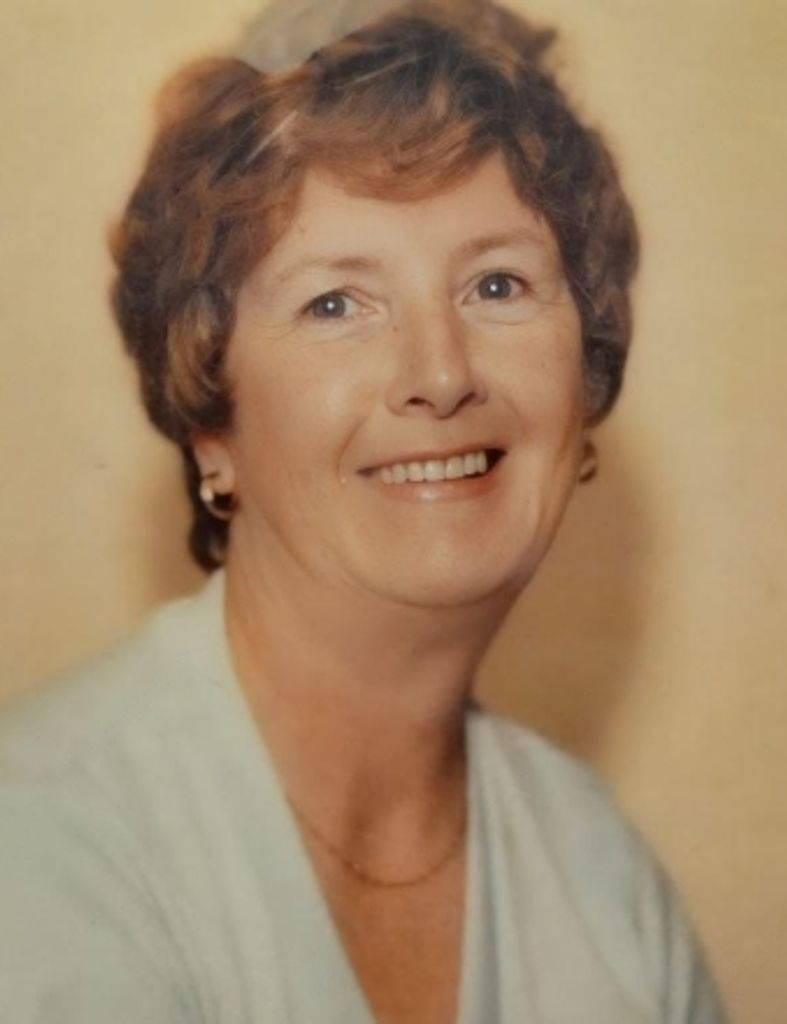 Mary Holding Profile Photo