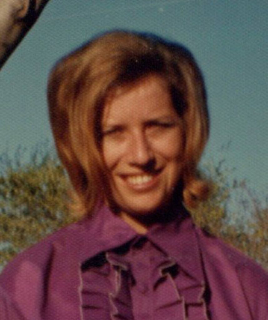Donna "Mama" Cummins