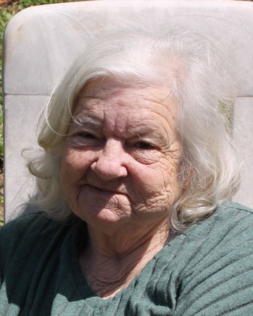 Lillie "Wanda" Juanita Livesay Profile Photo