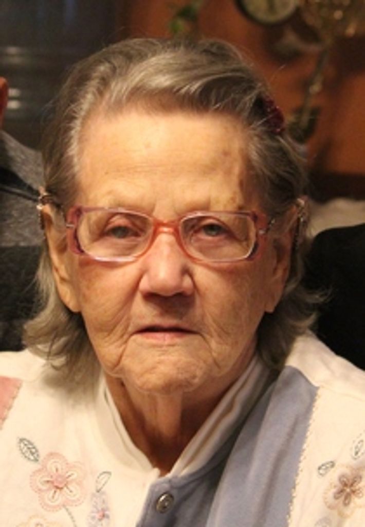 Donna M. (Zwalua)  Beverly