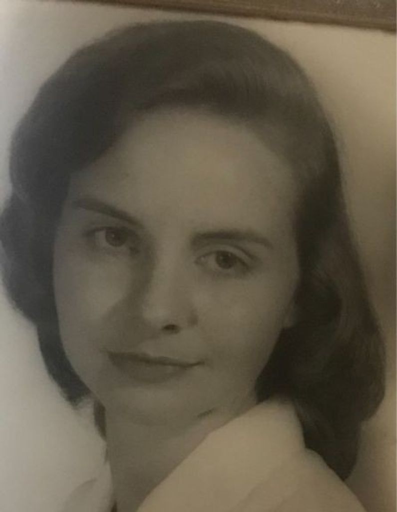 Lillian "Lil" Leone Jones
