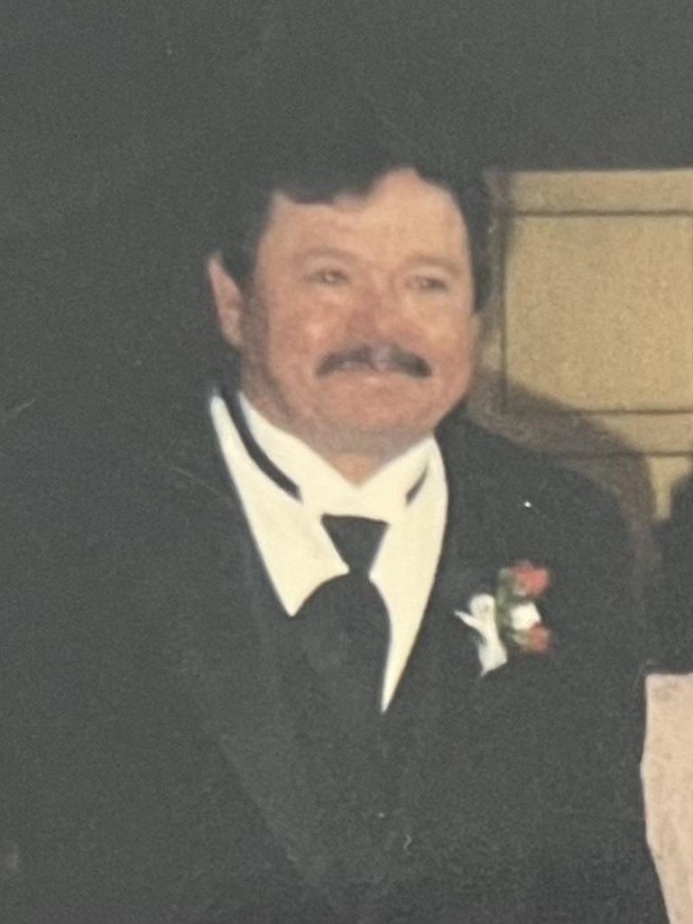 Robert Lopez Profile Photo