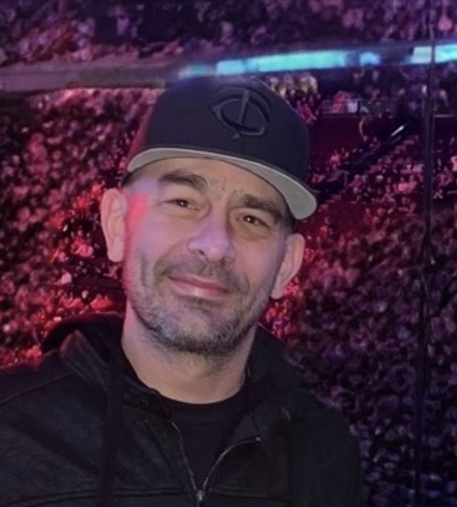 Shawn William Tratnik
