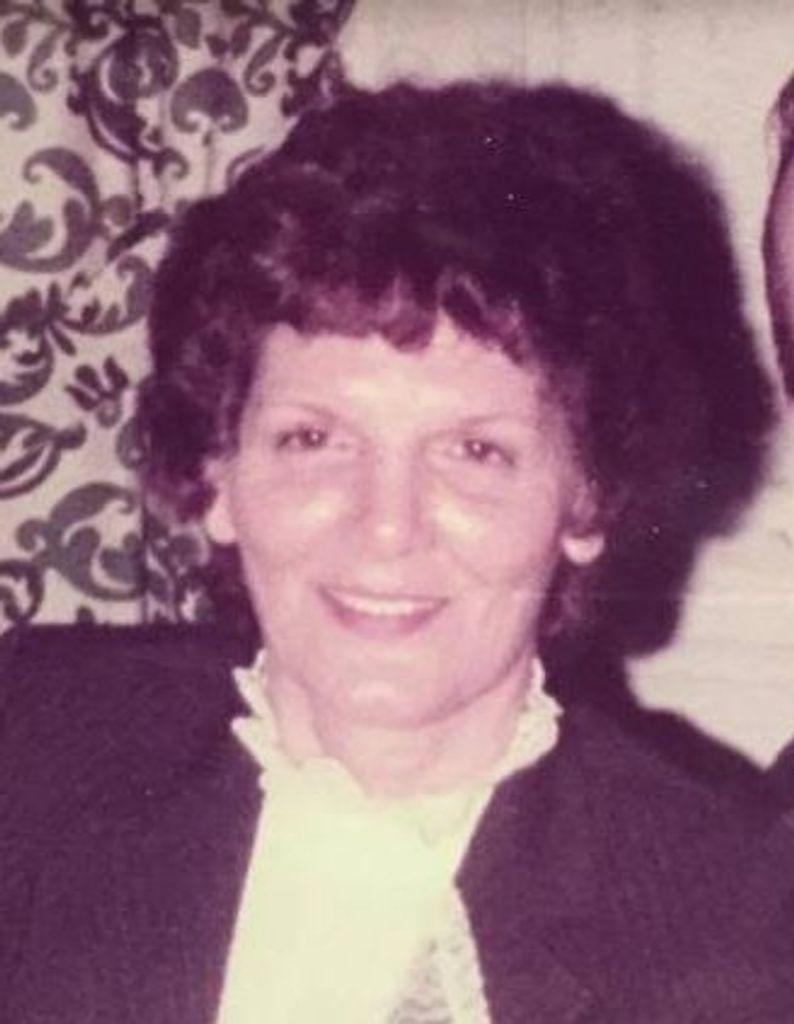 Joyce Lee (Velton)  Catterton