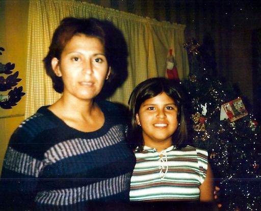 Yolanda C. Gonzalez photo gallery thumbnail 52 of 357
