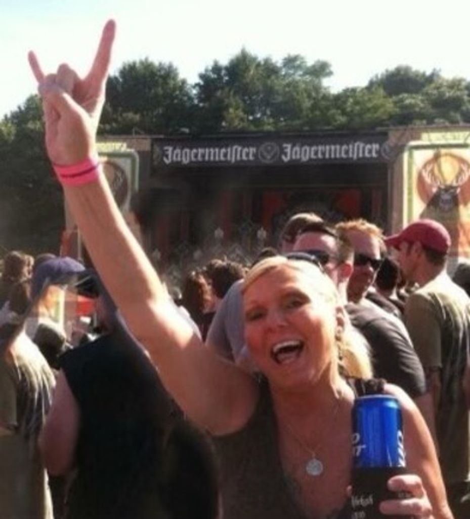 Julie Self Profile Photo