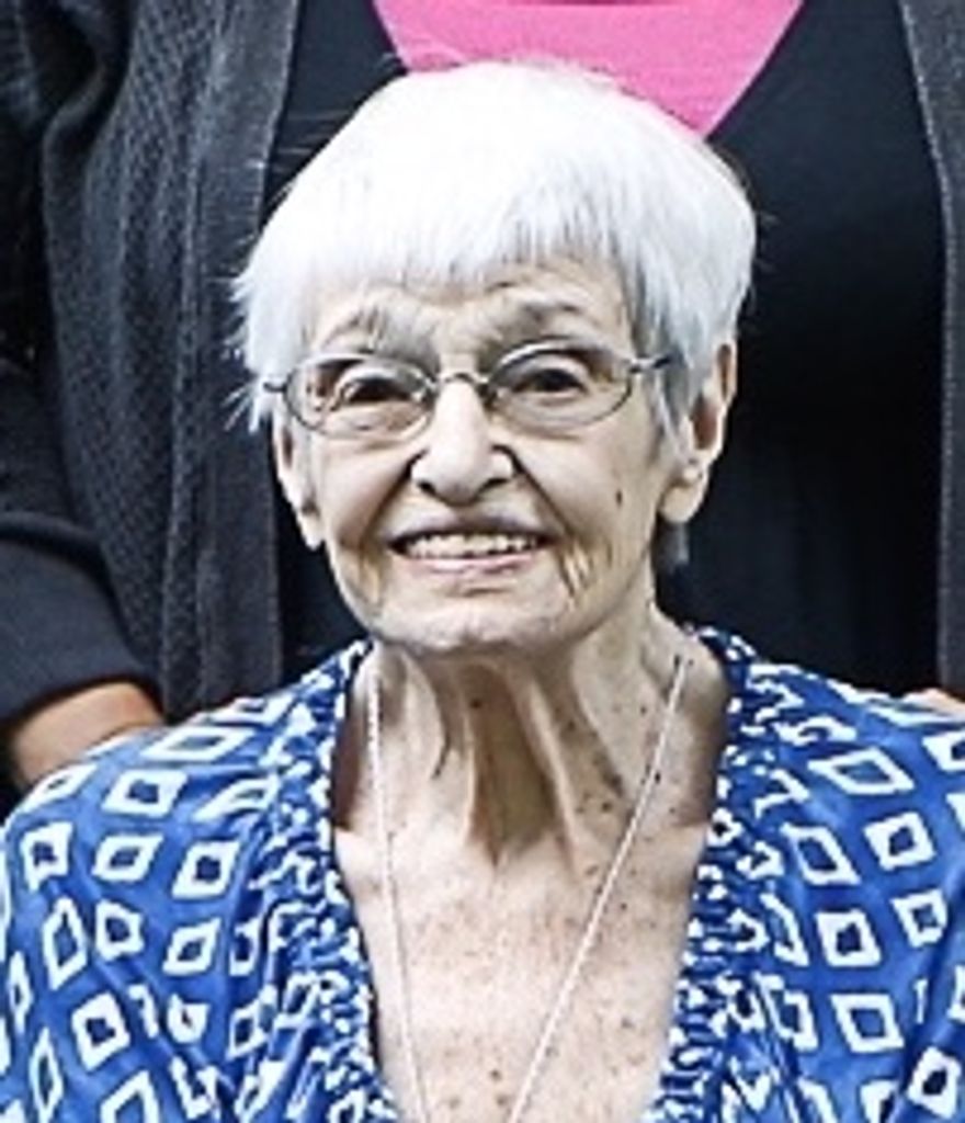 Elizabeth J. (Loag)  Kissel