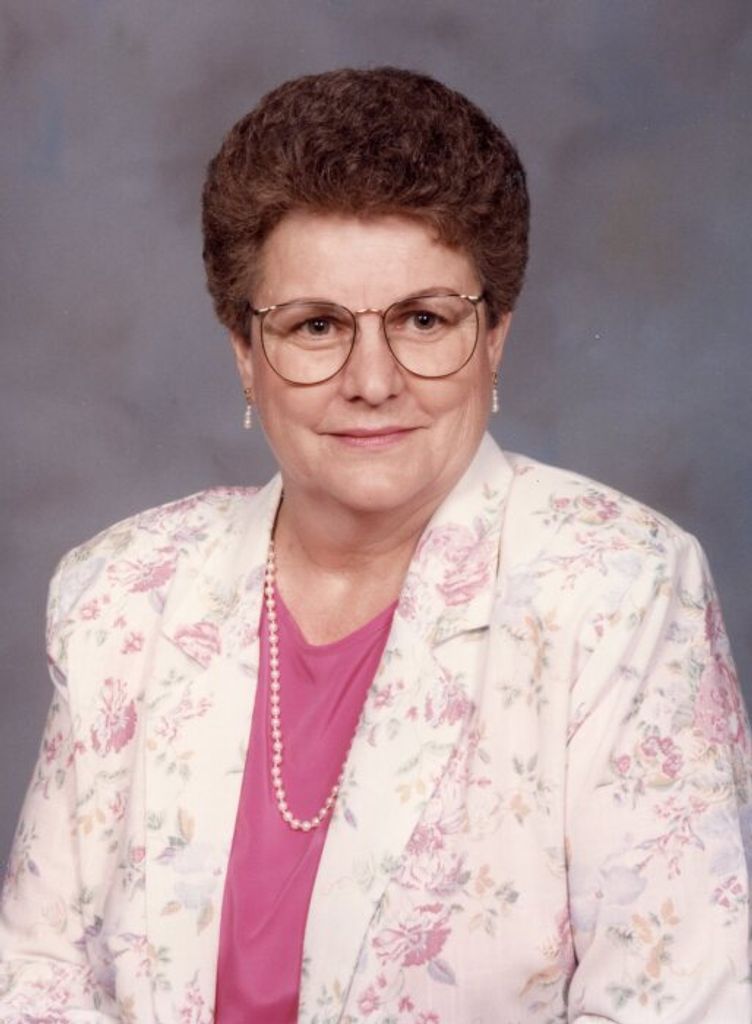 Alice Schrader Profile Photo