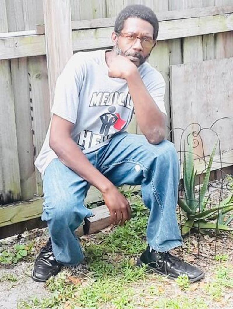 Mr. Johnny Harris Profile Photo