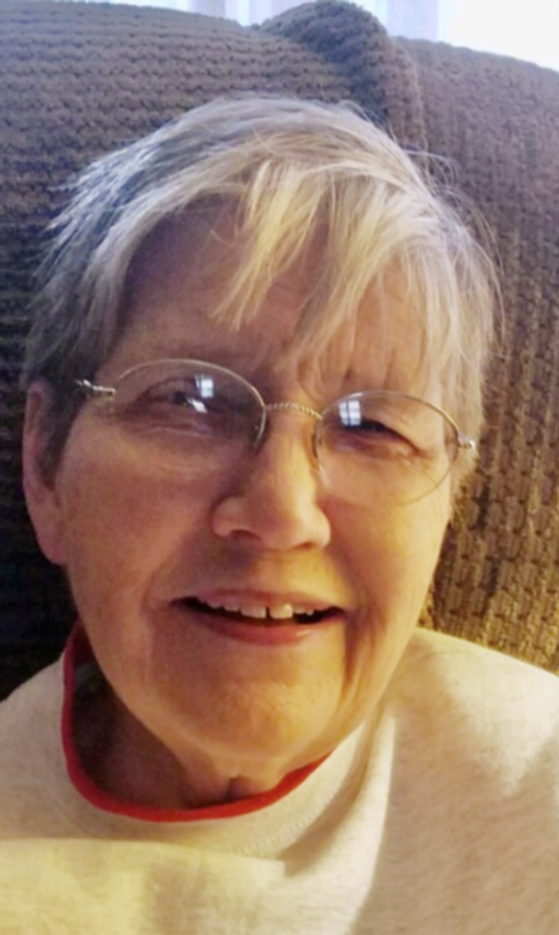 Della Brouillette Profile Photo