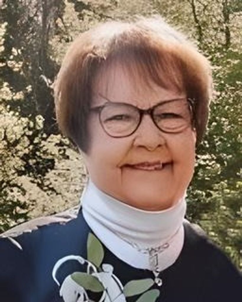 Carol Lou Van Zeeland Profile Photo