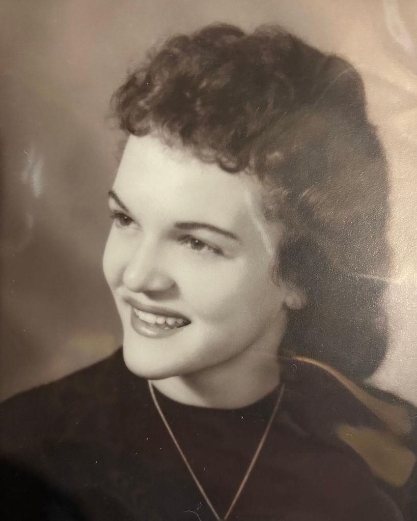 Jo-Ann V. Tratnik (Raines)