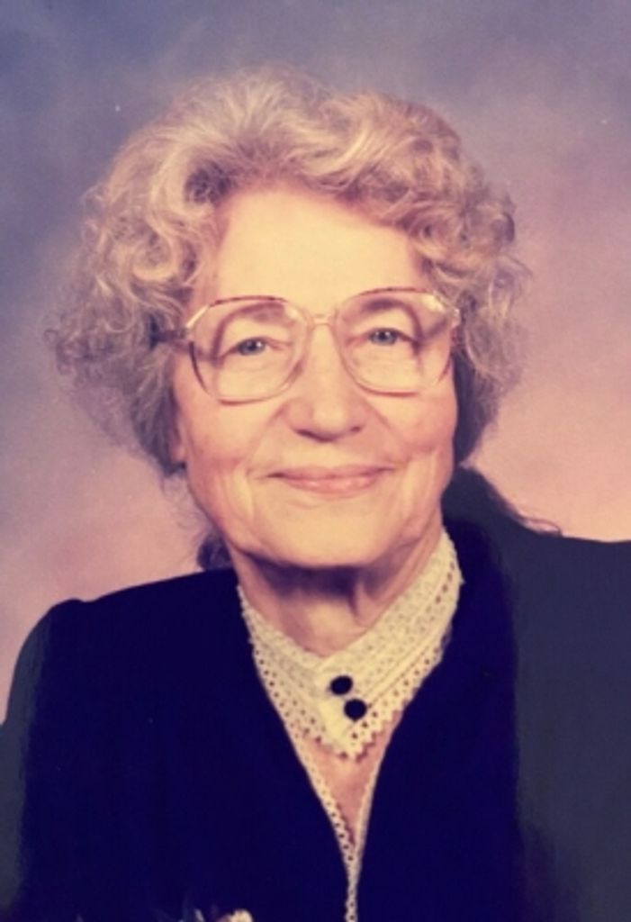 Helena Buhaj Profile Photo